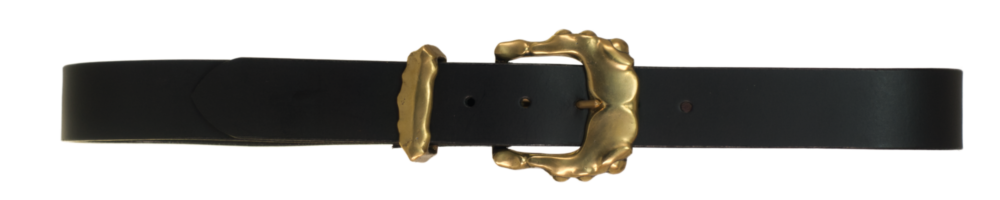 Chiitin belt in black leather with sandcast brass buckle